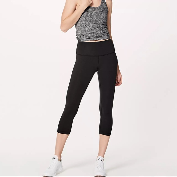 Lululemon reversible wunder under crop - Picture 1 of 6